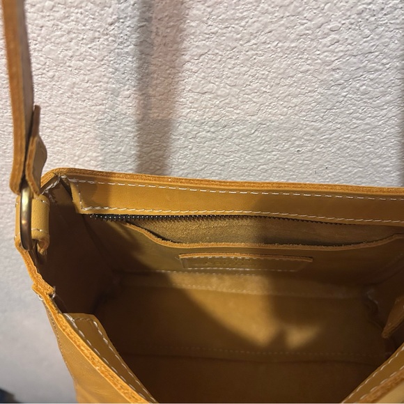 Portland Leather Triangle Shoulder Bag - Picture 4 of 4